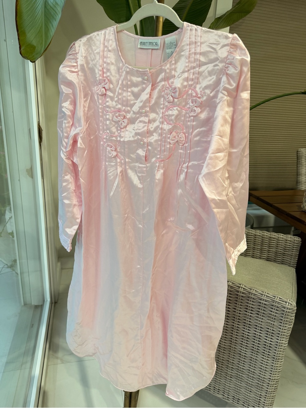 Vintage Ashley Taylor Light Pink Embroidered Long Sleeve Tunic
